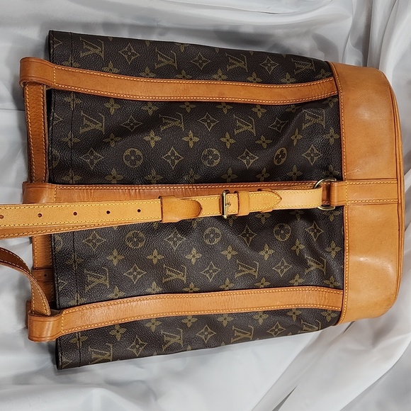 Authentic Louis Vuitton Randonnee Bagpack - Picture 4 of 17